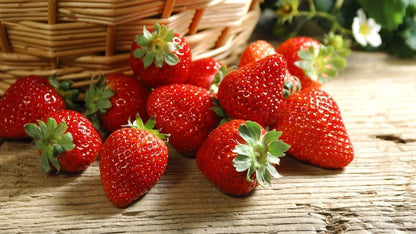 Fresh Sweet Strawberry Seeds (Hybrid) + Plant Growth Supplement FREE🔥